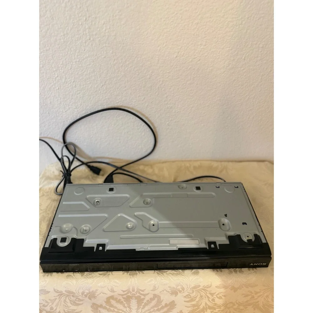 Sony DVP-SR510H DVD Player HDMI 1080p Precision Cinema Progressive Black